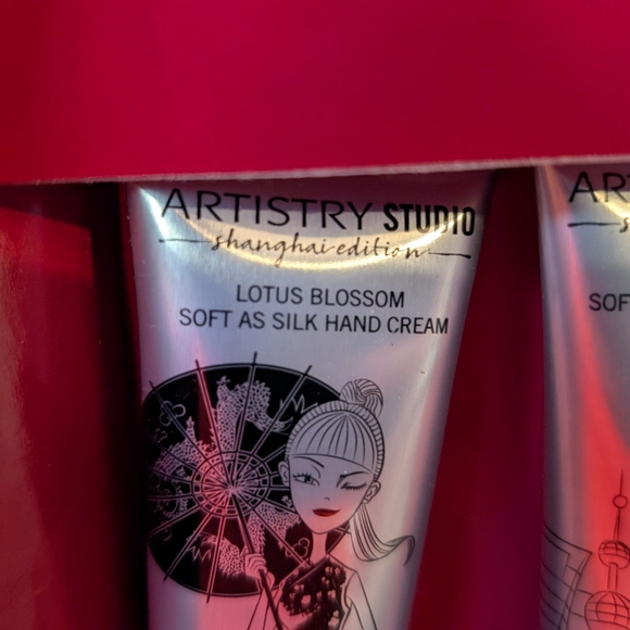Artistry studio NWT hand lotion - Picture 4 of 8